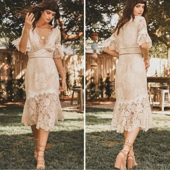 Saylor floral v neck lace maggy dress sheath flared peplum skirt size medium EUC - Picture 1 of 14